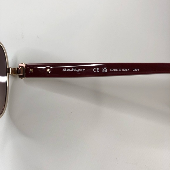 Salvatore Ferragamo Authentic Women’s Bordeaux Oversized Sunglasses ~ Brand New! - Picture 8 of 9